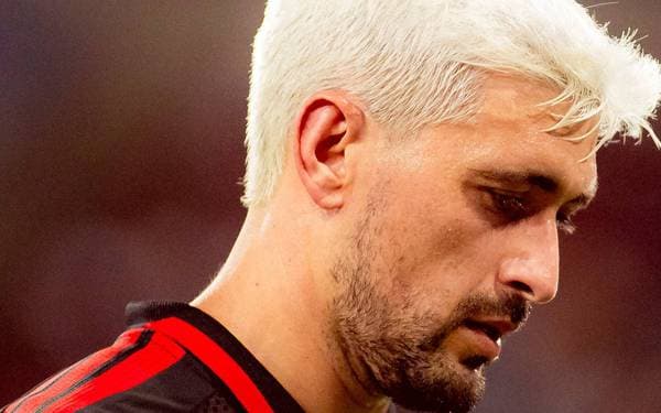 Flamengo vence Independiente Medellín por 4 a 1 e Arrascaeta pede foco